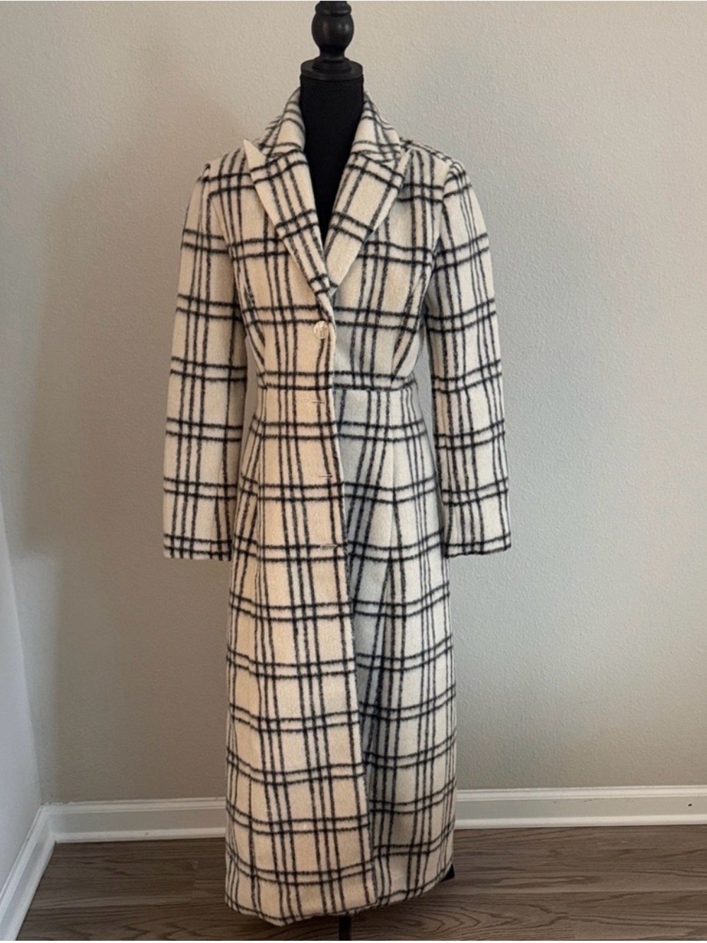 NWOT VENUS Womens Long Plaid Single-Breasted Coat - Cream & Gray- Size 12